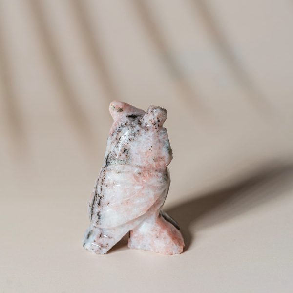 Natural stone owl figurine for home decor gifting