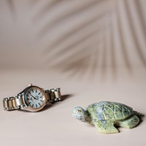 Graceful Turtle Sculpture in Light Green Jade - Image 3